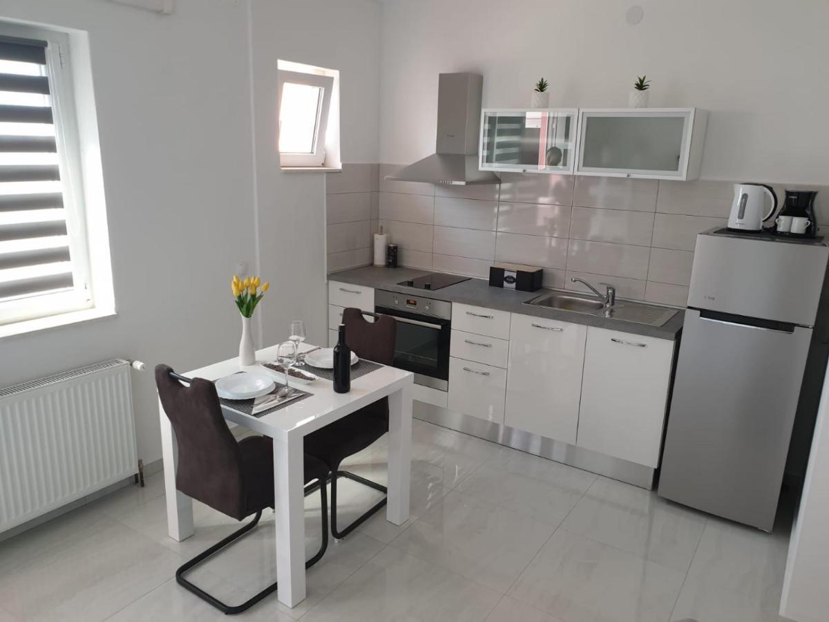Apartmani Toni Drnis Bagian luar foto