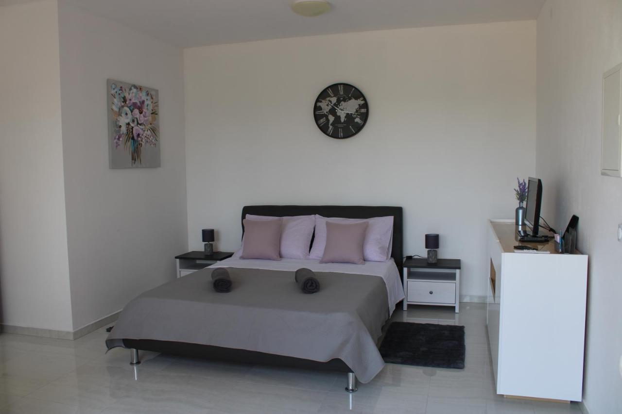 Apartmani Toni Drnis Bagian luar foto